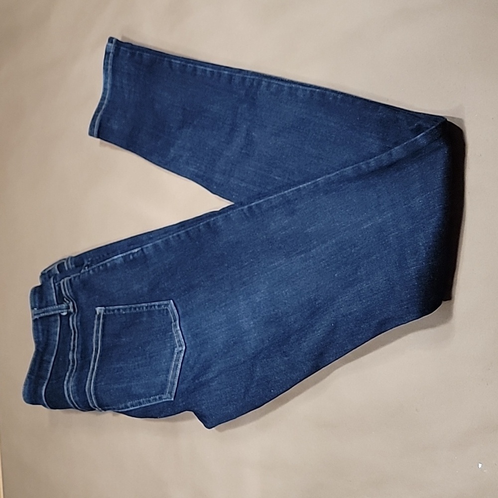 Uniqlo Size 26 Skinny Tapered Mid Rise Jeans Medium-Dark Wash, Gently Used Cond.